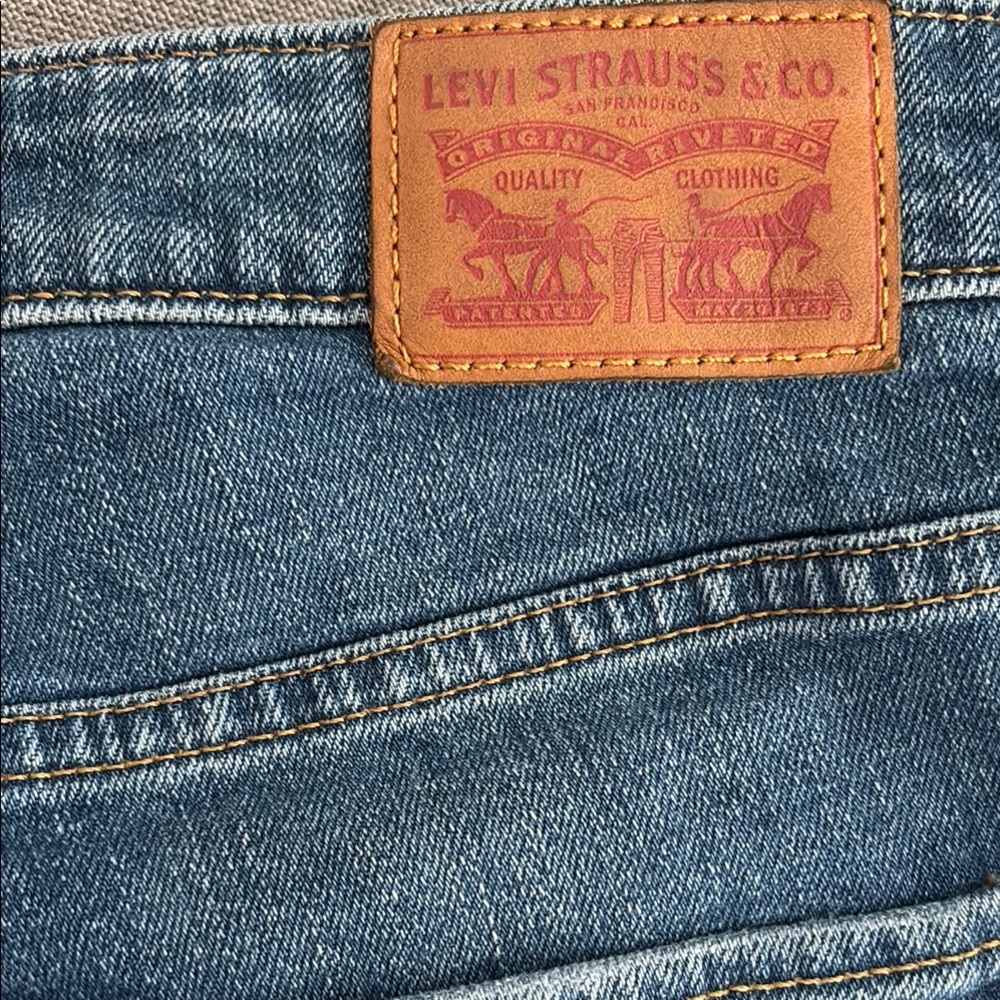 Levi's Blue Jeans Classic Medium-Wash Denim